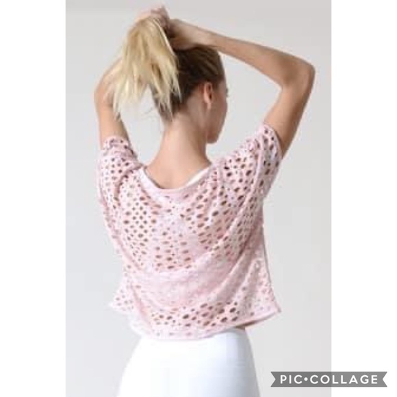 C̺͆L̺͆E̺͆A̺͆R̺͆A̺͆N̺͆C̺͆E̺͆ Pink Crop Top - Picture 2 of 2